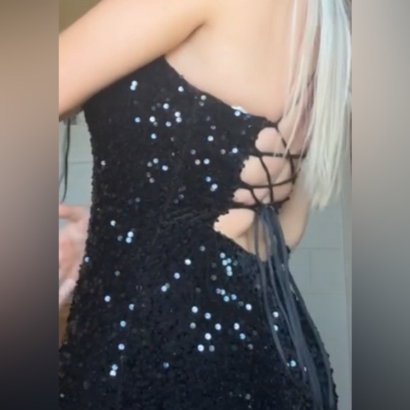 Black sequin prom dress - Picture 2 of 2